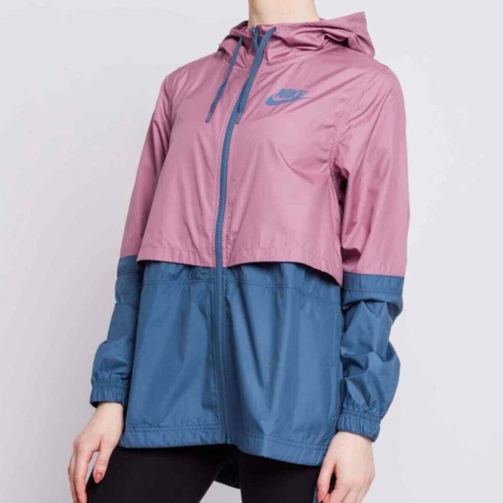 Nike Sportswear Essential Repel Women's Woven Full Zip Hooded Jacket